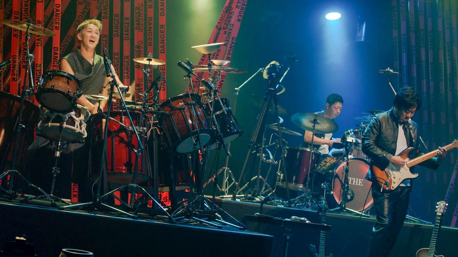 和太鼓、ドラム、ギターが交差するTHE 4th LIVEの演奏